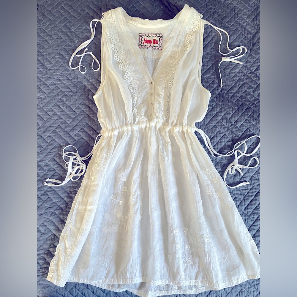 Johnny Was sleeveless embroidered bright white blouse